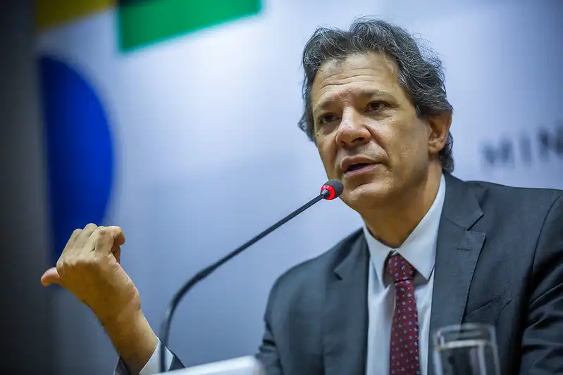 Desaprovação de Haddad: Datafolha 34% com dólar e inflação alta